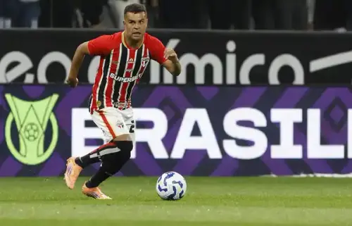 Alisson é alvo de críticas: torcedores avaliam desempenho e pedem mudanças no São Paulo