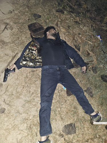 G8rGj8aaQAEDY5J.jpg
