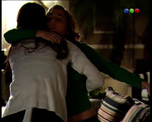 Amor en custodia (Ar) Ep 112 Melina Petriella faint 3.jpg