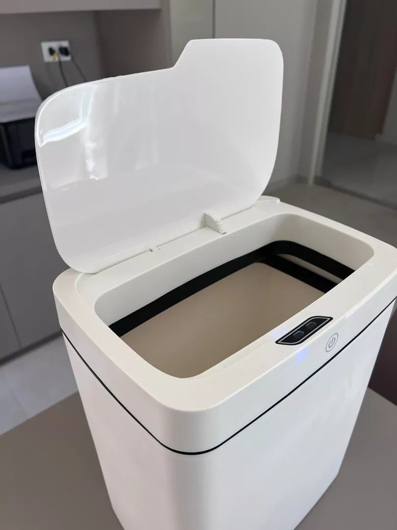 Lixeira com Sensor Automático Inteligente Abre Fácil em Toque Cesto Lixo Casa Quarto Banheiro Cozinha Escritório