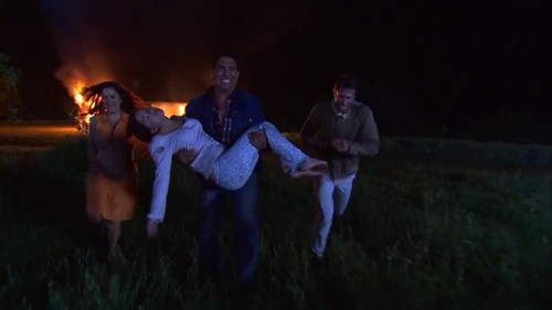 Amores verdaderos Ep 10 Sherlyn smoke 2.jpg