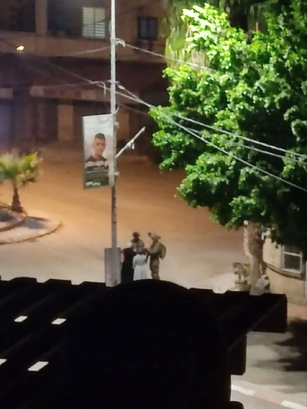 قوات الاحتلال توقف مجموعة من النساء، وتستجوبهن ميدانيًا خلال اقتحام بلدة اليامون غرب جنين....