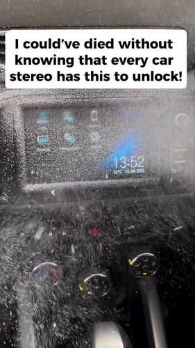 VQFvlBffKkK3awDk.jpg