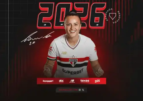 São Paulo renova contrato com a meia Camilinha até 2026; clube acerta os detalhes finais