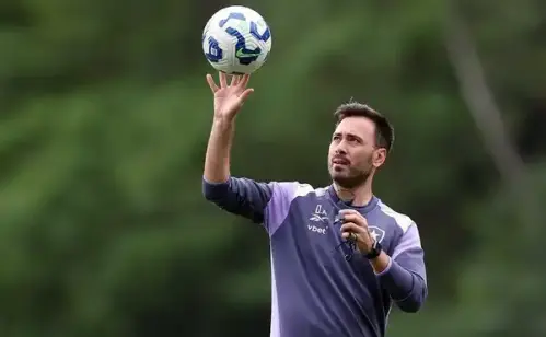 Marlon Freitas em foco: São Paulo intensifica negociações para garantir jogador decisivo nos bastidores