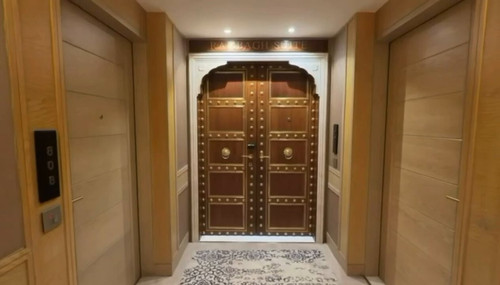 ue3ovCBQhU01Ouzr.jpg