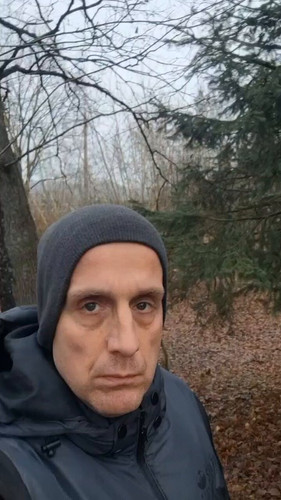 qsBjqeF1fPV8nGNr.jpg