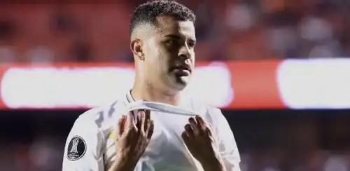 Oscilação no time: Alisson perde espaço com Crespo e enfrenta temporada desafiadora em São Paulo