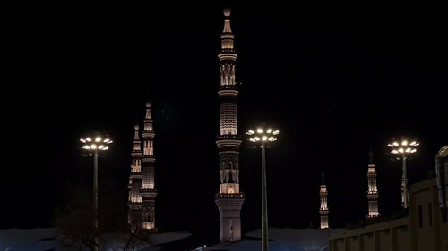 J PQ3bQPEwONoLje.jpg