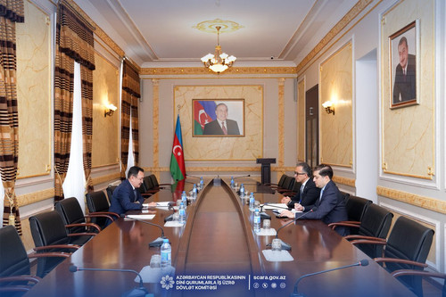 G82fqoaXkAAF16Y.jpg