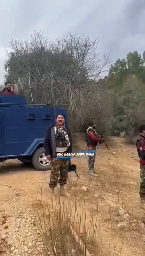 JmFG7AXKAs6secJV.jpg