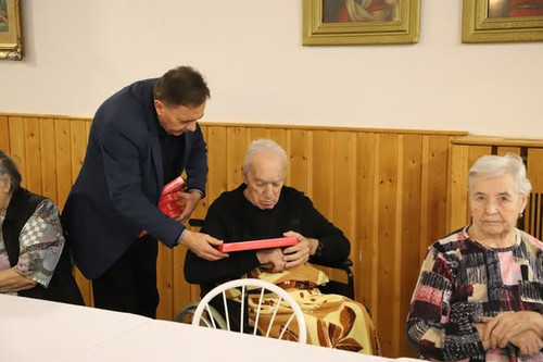 604705472 1430623331759270 1940826952251576376 n.jpg?stp=dst jpg s590x590 tt6& nc cat=103& nc cb=99b.jpg