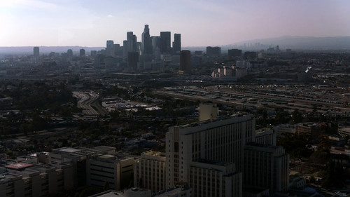 Lucifer.S04E02.Somebodys.Been.Reading.Dantes.Inferno.2160p.NF.WEB DL.CZ EN.DD+5.1.DoVi.HDR.H.265 HON.jpg