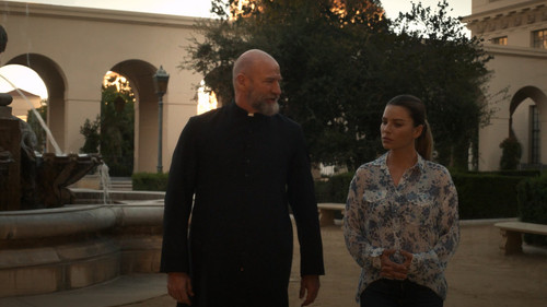 Lucifer.S04E02.Somebodys.Been.Reading.Dantes.Inferno.2160p.NF.WEB DL.CZ EN.DD+5.1.DoVi.HDR.H.265 HON