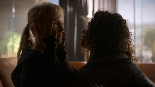Lucifer.S04E02.Somebodys.Been.Reading.Dantes.Inferno.2160p.NF.WEB DL.CZ EN.DD+5.1.DoVi.HDR.H.265 HON