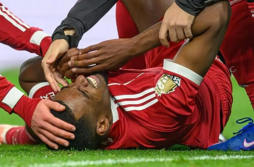 Arne Slot Sesali Cedera Alexander Isak Football365.jpg