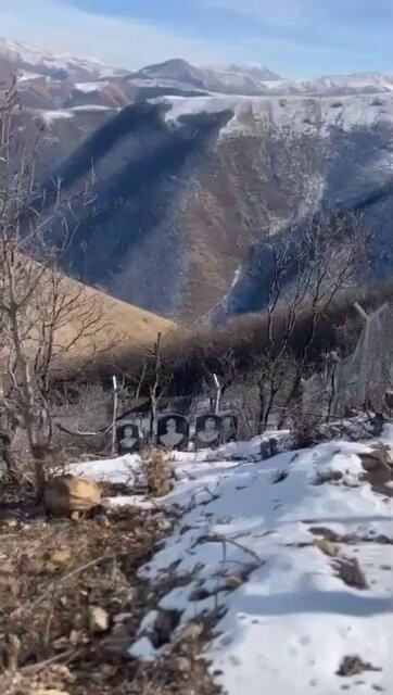 bB rUq bu325R7Ol.jpg