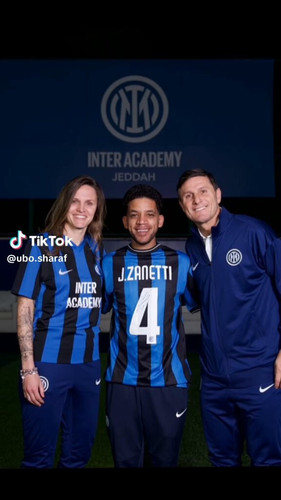 FQ7G1eRV4Wp 9qV2.jpg