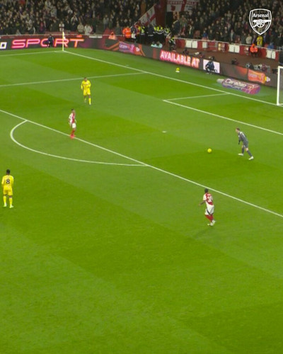 P X NMjq y9aVsra.jpg