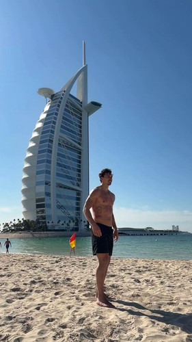 2fnYu0 gONdVUdaa.jpg