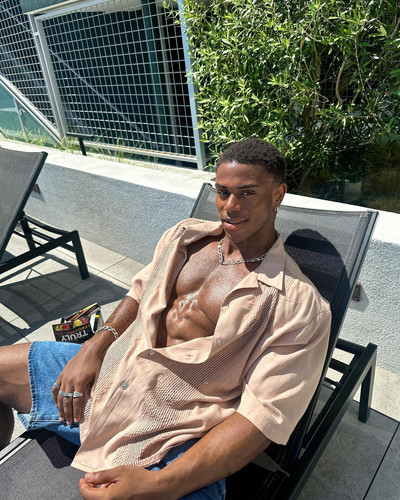 siahaartis 1687115150 3128071061220764607 2173074178.jpg