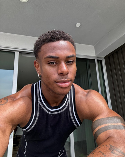 siahaartis 1690828751 3159223003303572450 2173074178.jpg