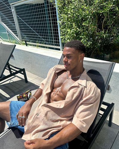 siahaartis 1687115150 3128071061053000880 2173074178.jpg