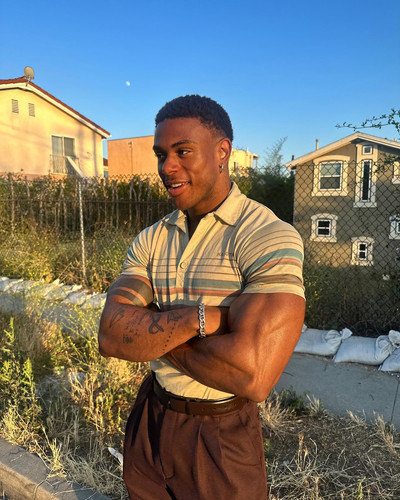 siahaartis 1688235462 3137468921647872599 2173074178.jpg