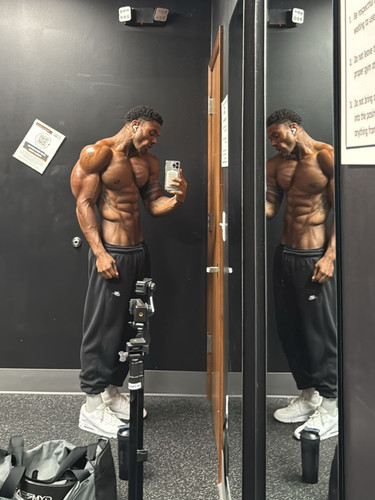 siahaartis 1757348061 3717227422761753776 2173074178.jpg