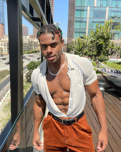 siahaartis 1618002591 2548312898826178732 2173074178.jpg