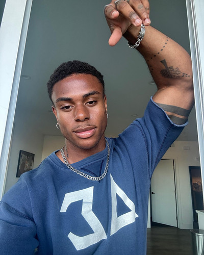 siahaartis 1692809732 3175840673903761417 2173074178.jpg