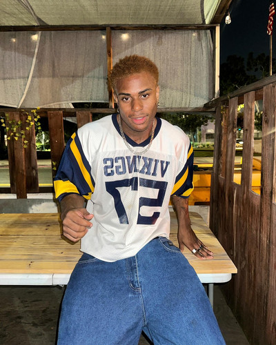 siahaartis 1697735400 3217160176239150964 2173074178.jpg