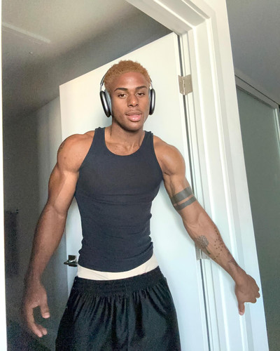 siahaartis 1698256805 3221534036470338766 2173074178.jpg