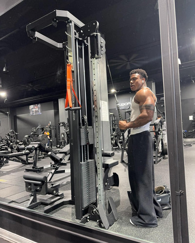 siahaartis 1736014255 3538266486848423578 2173074178.jpg