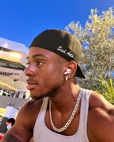 siahaartis 1652649026 2838948254685406821 2173074178.jpg