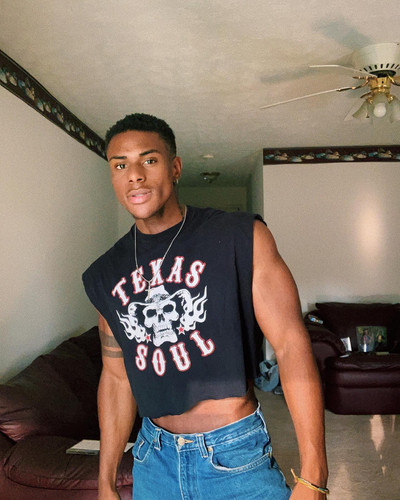 siahaartis 1585520422 2275832711524855268 2173074178.jpg