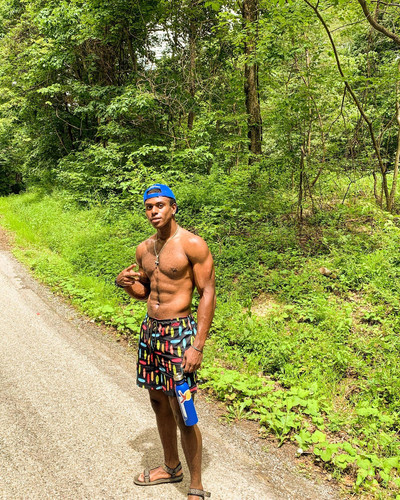 siahaartis 1563302256 2089453223316561315 2173074178.jpg