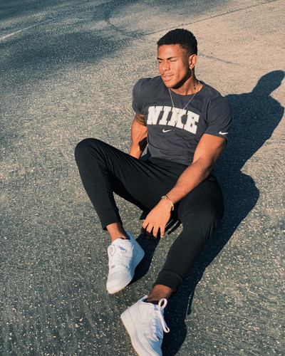 siahaartis 1586279805 2282202877145858442 2173074178.jpg