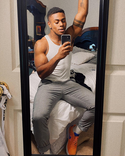 siahaartis 1590955232 2321423206371967382 2173074178.jpg