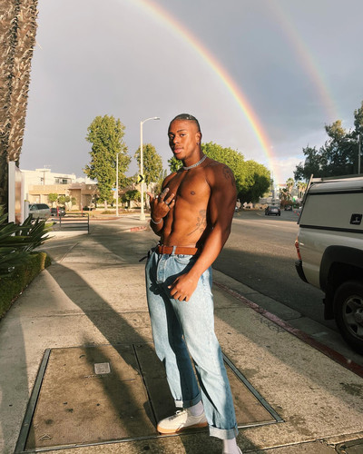 siahaartis 1604794677 2437516879877091117 2173074178.jpg