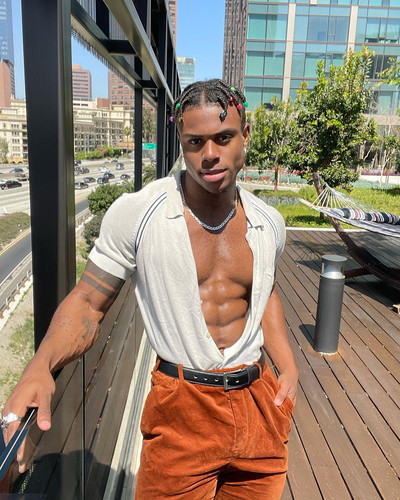 siahaartis 1618002591 2548312898792633652 2173074178.jpg