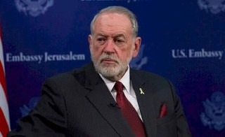 قال السفير الأميركي لدى إسرائيل مايك هكابي إن اتفاقات إبراهام على وشك التوسع، مشيراً إلى أن هدنة غزة رغم هشاشتها إلا أنها تظل صامدة. وأكد أن وقف إطلاق...