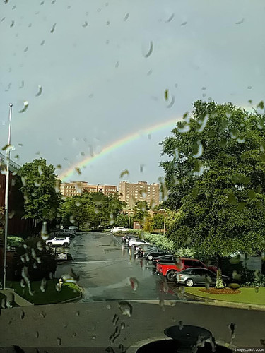 Moms Double Rainbow 8 25 22.jpg