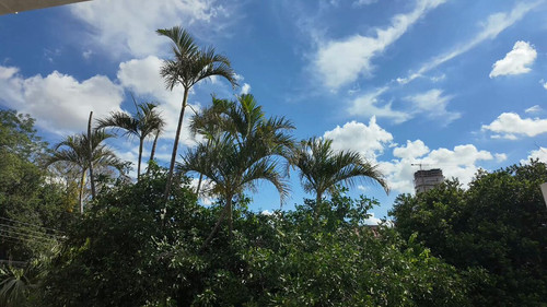 9fmBhUixU Qkz Nq.jpg