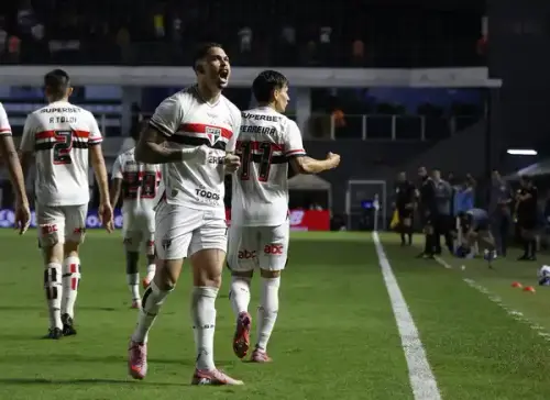 São Paulo reage e vence Internacional, aliviando pressão da torcida no Morumbi