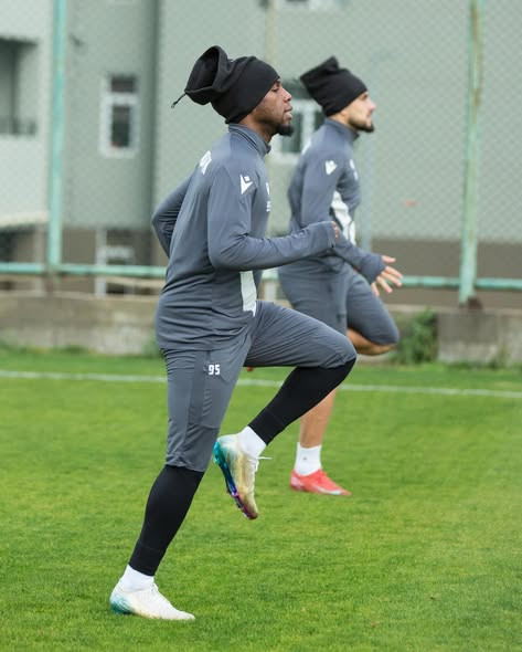 588998247 18411026560140358 6321164510696764415 n.jpg?stp=dst jpg s590x590 tt6& nc cat=107&ccb=1 7& .jpg