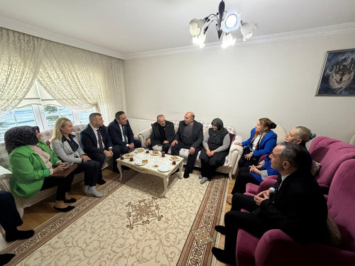 G7QqIlCW0AAKqPP.jpg