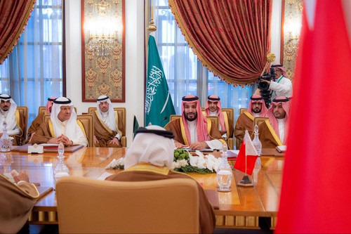 G7QIkMyWgAAbsLy.jpg
