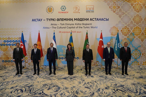 G7LfxaWbgAM2IUn.jpg