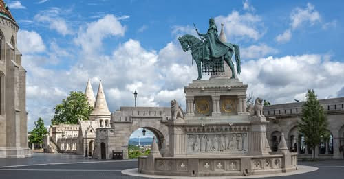 10918334453864185379?url=https%3A%2F%2Ffelvidek.ma%2Fwp content%2Fuploads%2F2025%2F08%2FSzIstvan hla.jpg